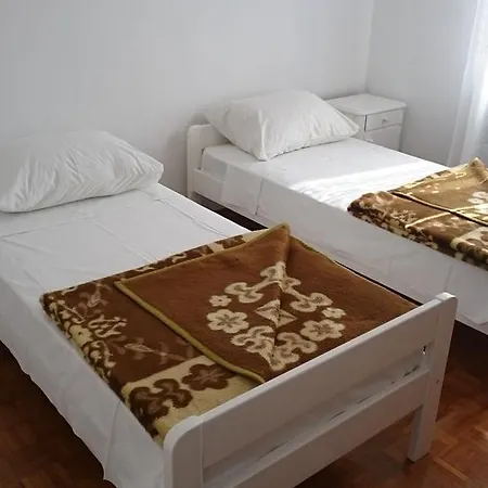 Apartment Luka *