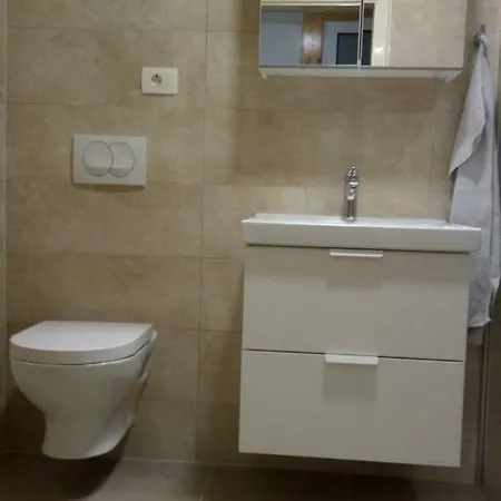 Luka Apartment *